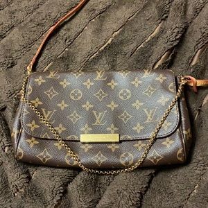Louis Vuitton Favorite Crossbody Bag